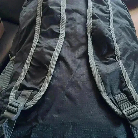 The Friendly Swede Waterproof lite Backpack - Picture 2 of 2